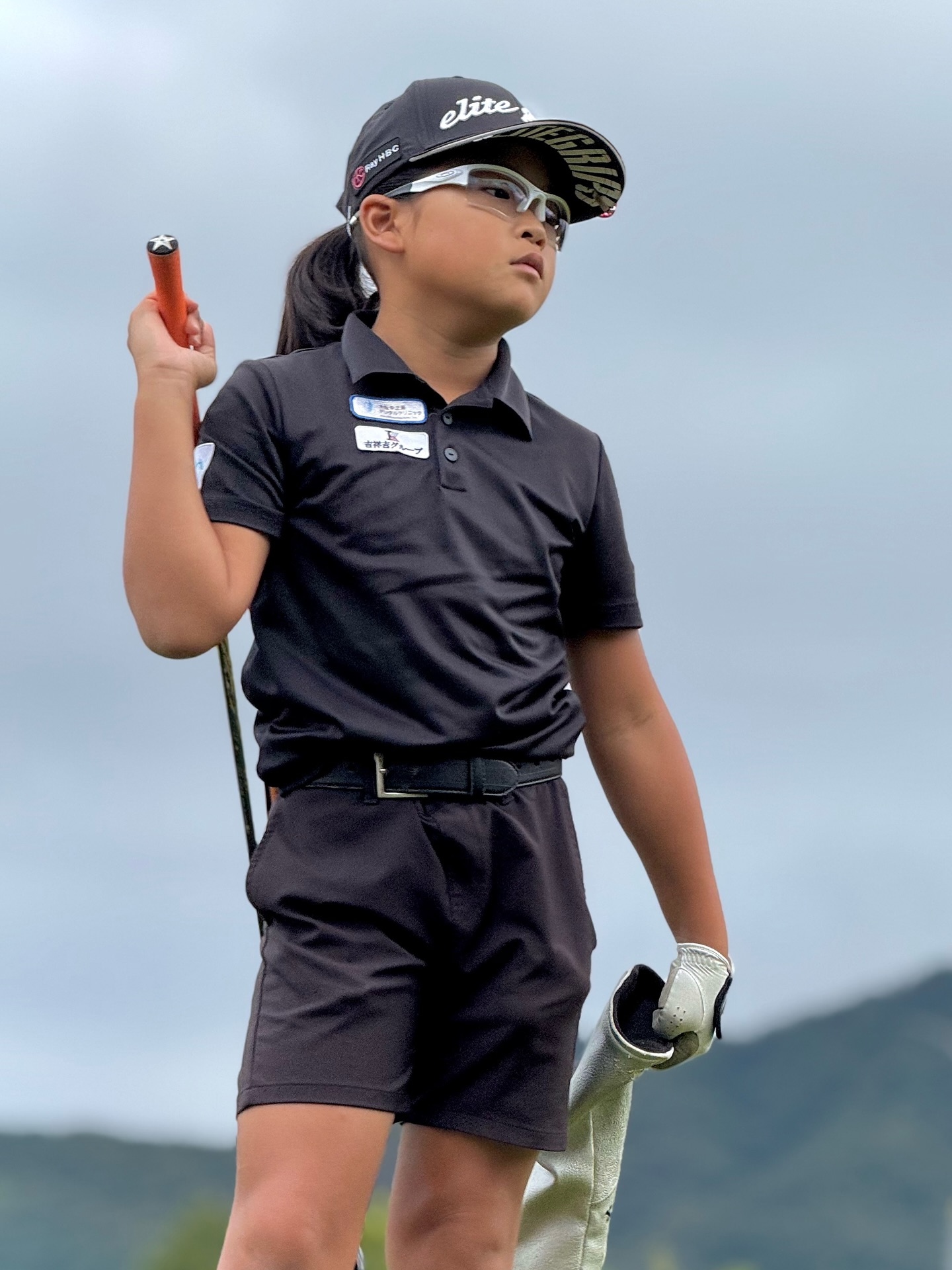 つるやカップ スポニチゴルフチャレンジでプレーする荒砂士道